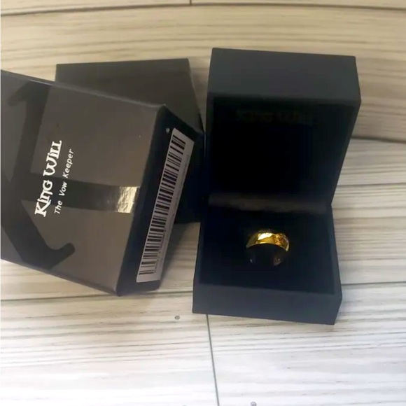 💍 King Will Men’s Wedding Band - Picture 5 of 11